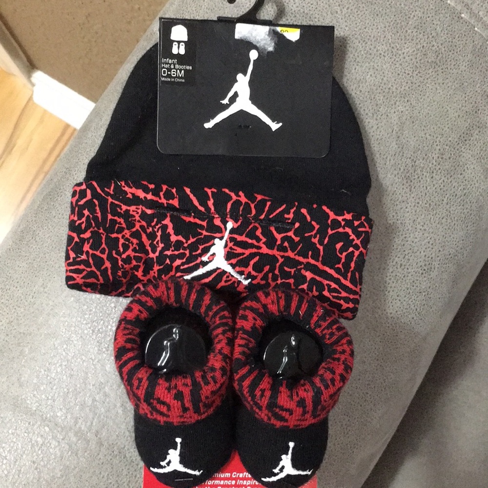 Infant Michael Jordan hat and booties